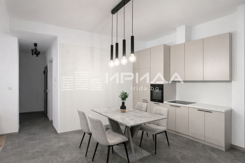 Ремонтиран тристаен апартамент до пл. Руски паметник