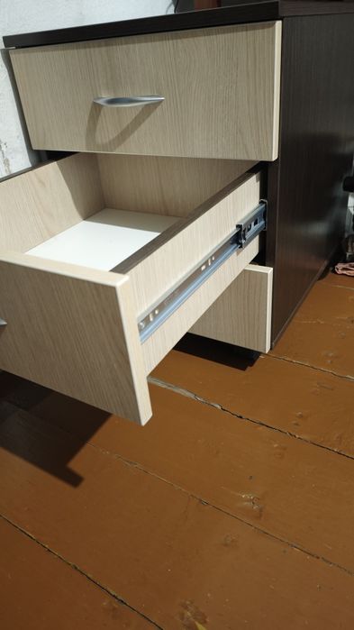 Тумба на колесиках