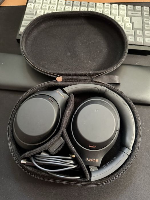 Casti bluetooth Sony WH 1000 XM4