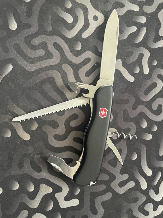 Victorinox Forester + husa de piele
