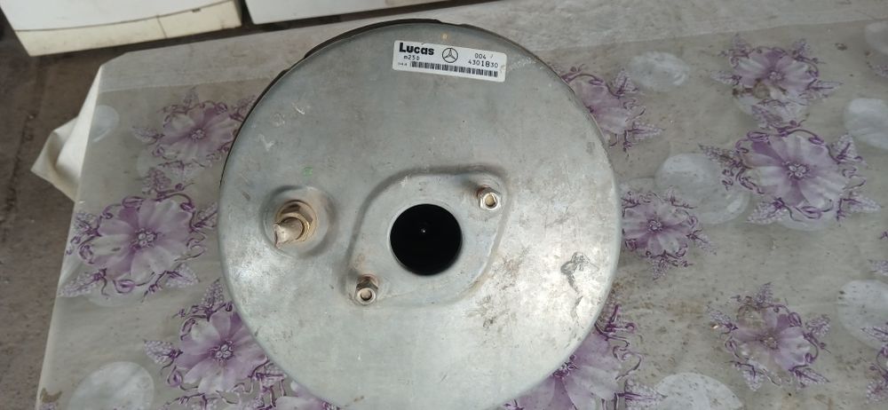 Вакум Мерседес  бенц.