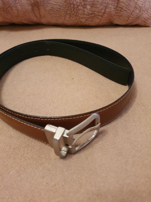 CUREA cu doua fete din piele de barbati