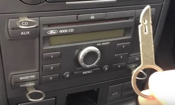 Пластини/ключове за сваляне/демонтаж на радио/музика/навигация