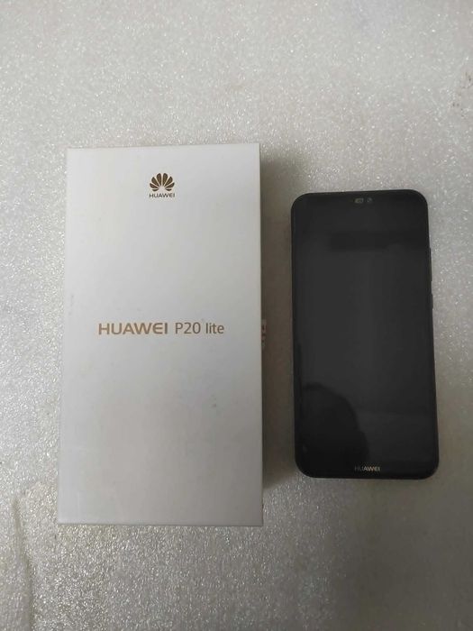 Продавам Huawei P20 lite