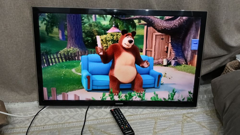 Продам телевизор Samsung smart