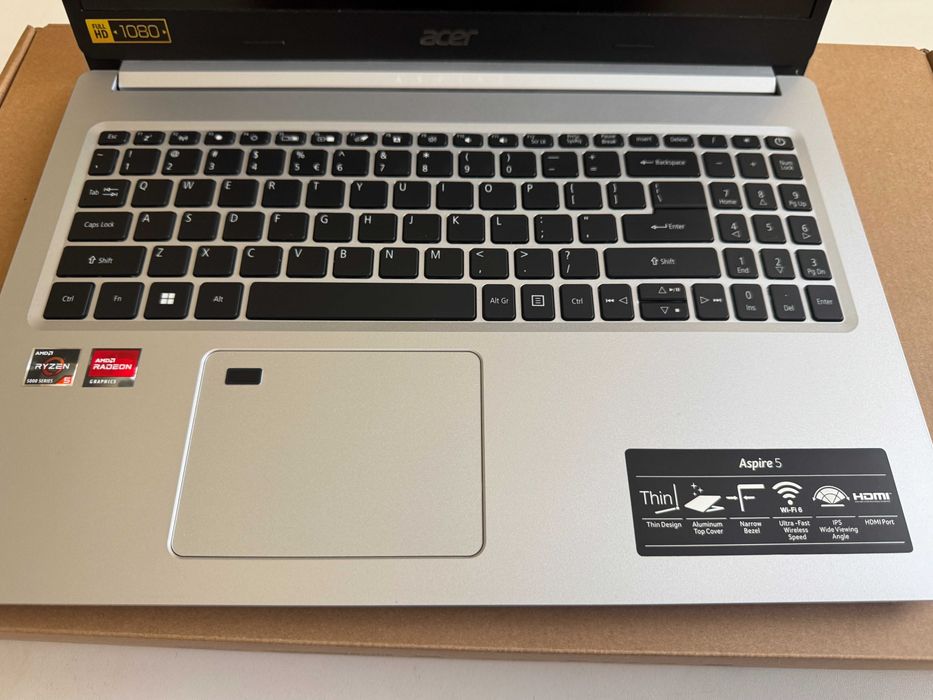 Acer Aspire E5-575G-53VG - i5 6200U, 8GB Ram, Nvidia 940MX