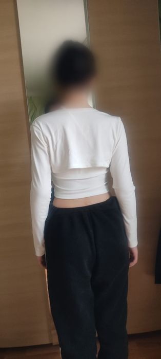 Топ с длинными рукавами