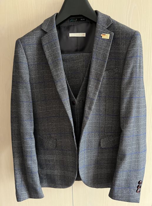 Продам Костюм - 3-йка.