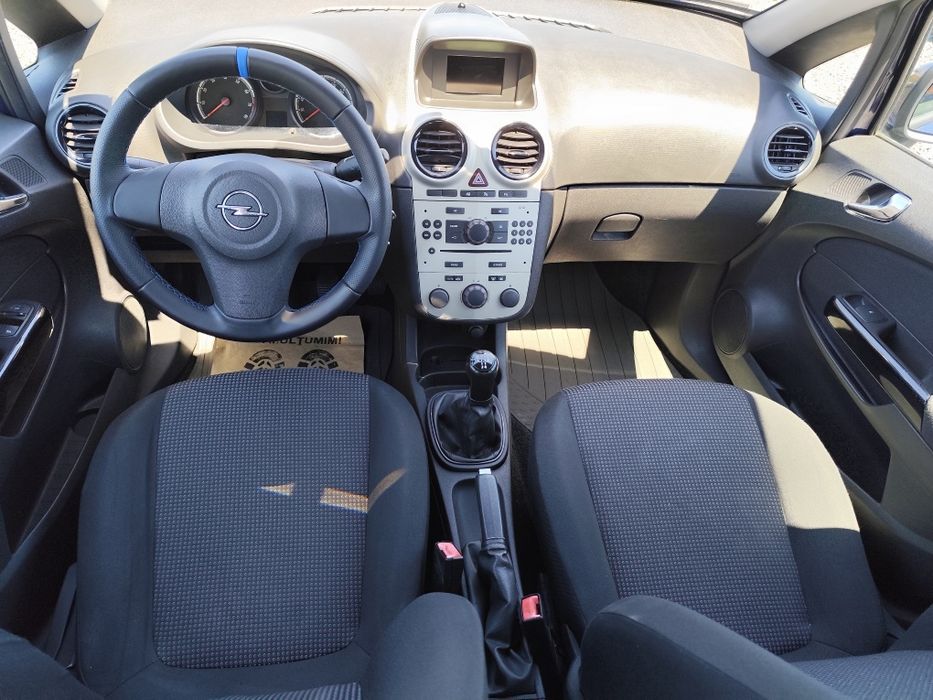 Opel Corsa. Motor 1,2 benzină. An 2009.