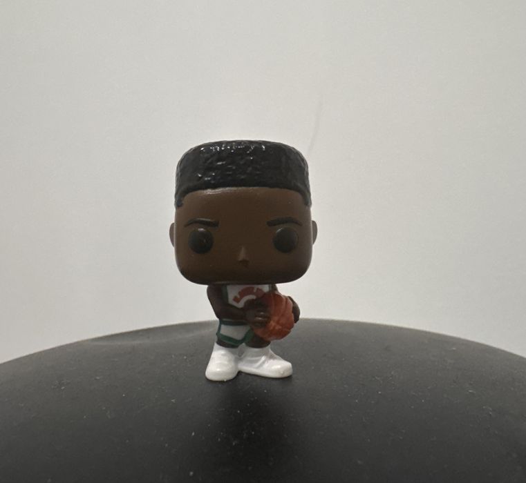 Продам фигурку киндер осд