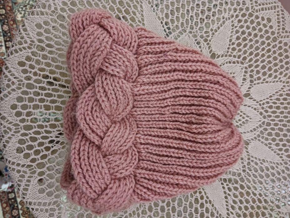 Caciula damă, tricotate manual