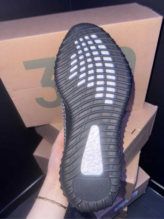 Adidas Yeezy Boost 350 V2