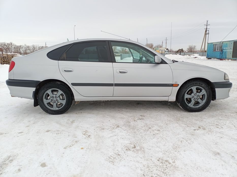 Продам таета авенсис 1999года