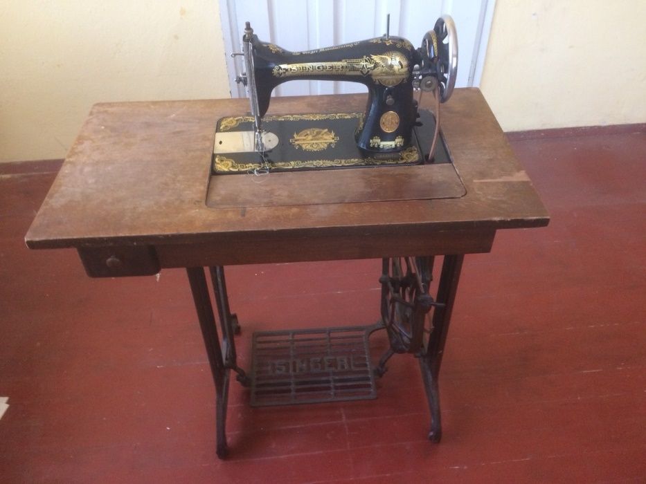 старинна шевна машина Сингер