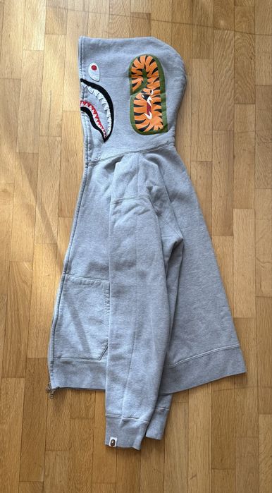 Bape (A bathing ape zipup hoodie)
