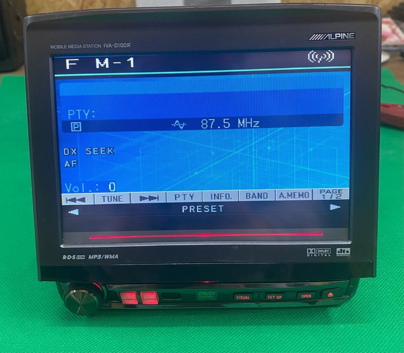 DVD/ CD player auto Alpine IVA D100R Touch Slide ecran retractabil-BT