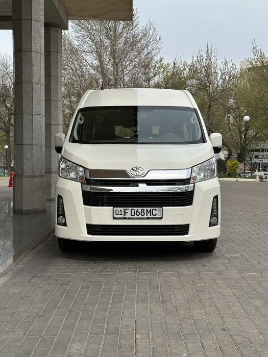 Услуги на микроавтобусе марки Тойота Hiace