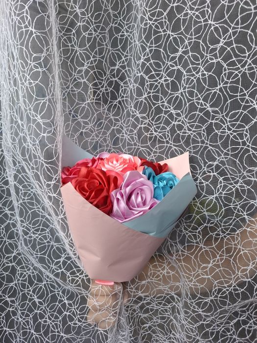 Букет из 7 роз. .