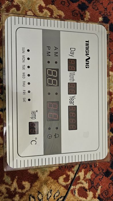 Vand ceas digital cu termometru si alarma