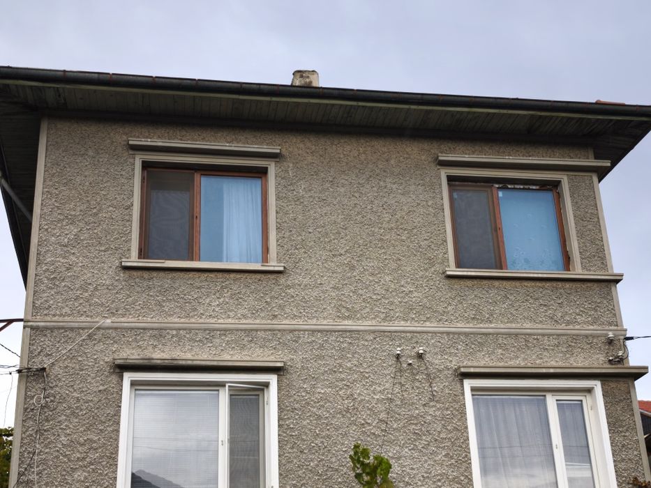 Втори етаж от двуетажна къща от собственик