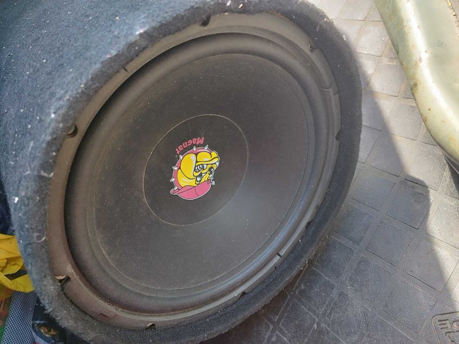 Subwoofer / tub de bass auto Magnat + statie auto Crunch