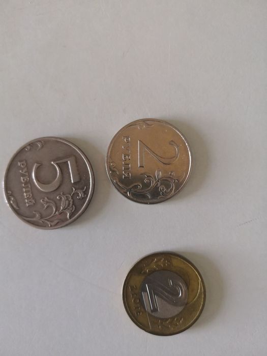 Продам срочно монеты.