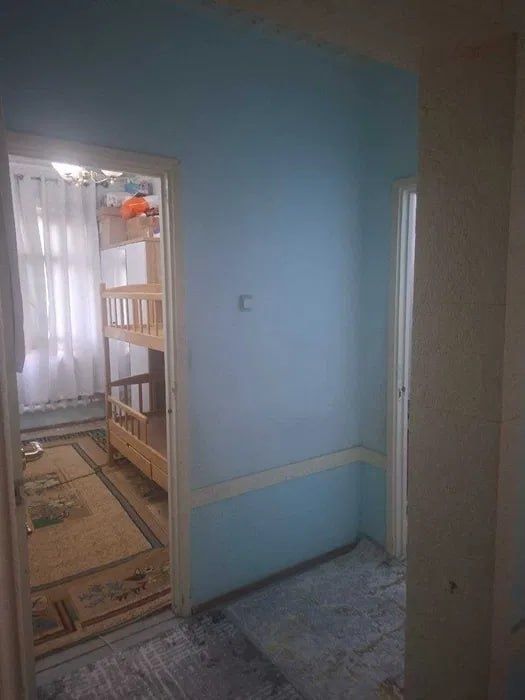 Квартира на Лабзак- офис Моби.Уз 3/3/9 общ пл 80м ,балкон есть