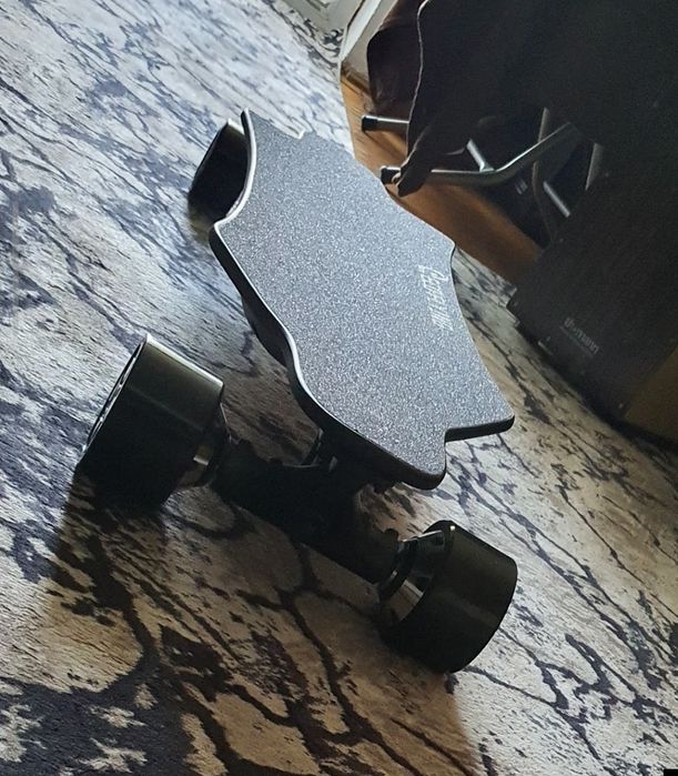 Vând Longboard Electric