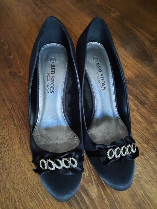 Pantofi cu toc din saten