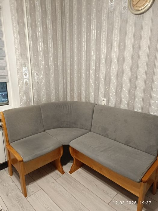 Продам кухонный угловой диван