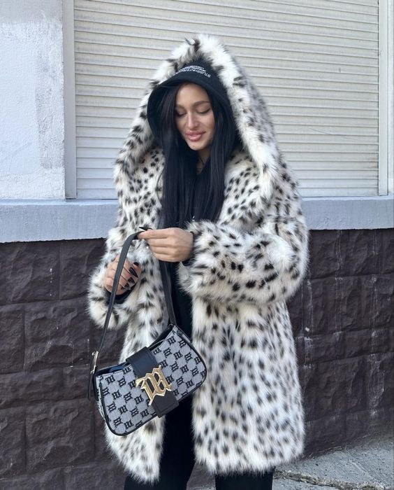 Продается шуба из экомеха под рысь