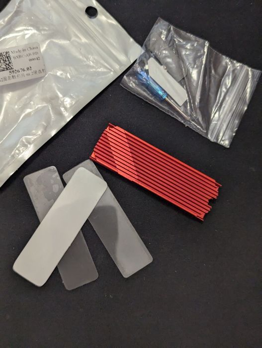 Radiator/cooler pasiv SSD M2 rosu