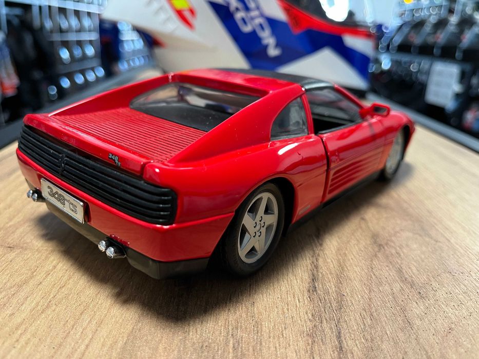 BBUARGO колекционерски модел FERRARI 348 TS 1989 г. 1:18 мащаб