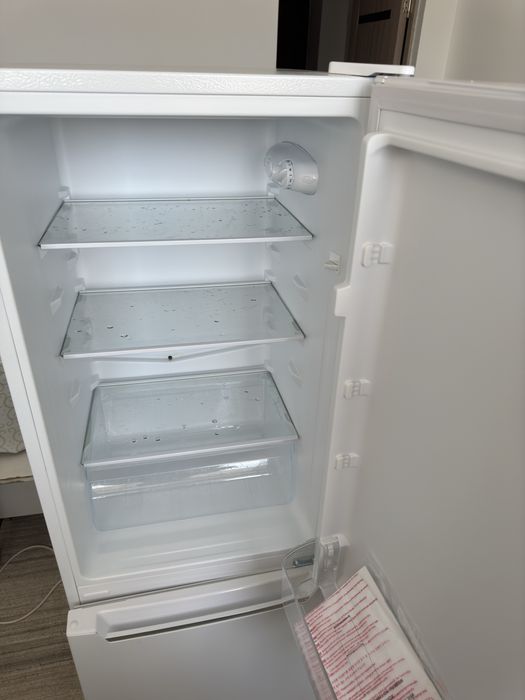 продаются холодильник