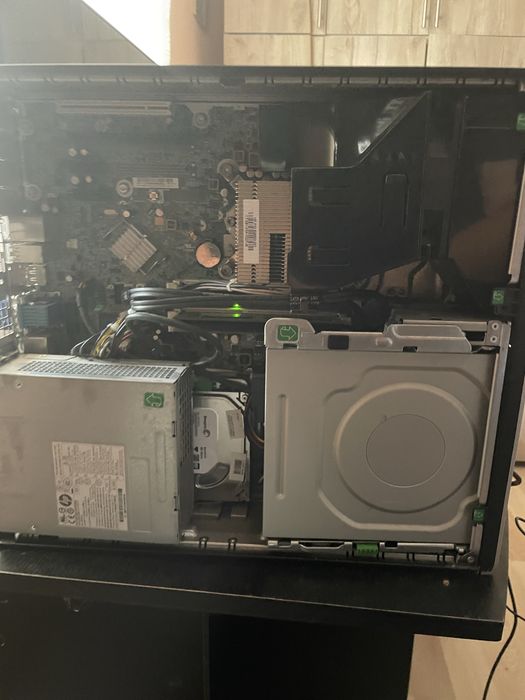 Vand unitate,monitor,tastatura si mouse toate la un loc