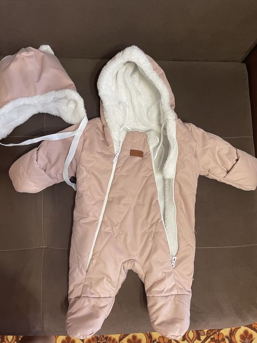 Продам комбинезон и кокон для девочки