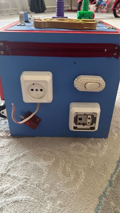 Продам игрушку шкафчик!