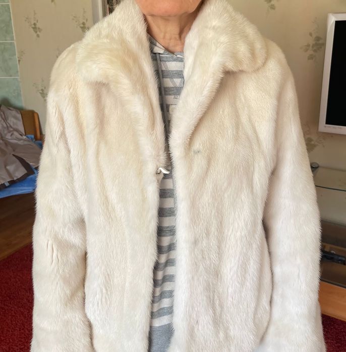 Полушубок норка.Чёрный и белый