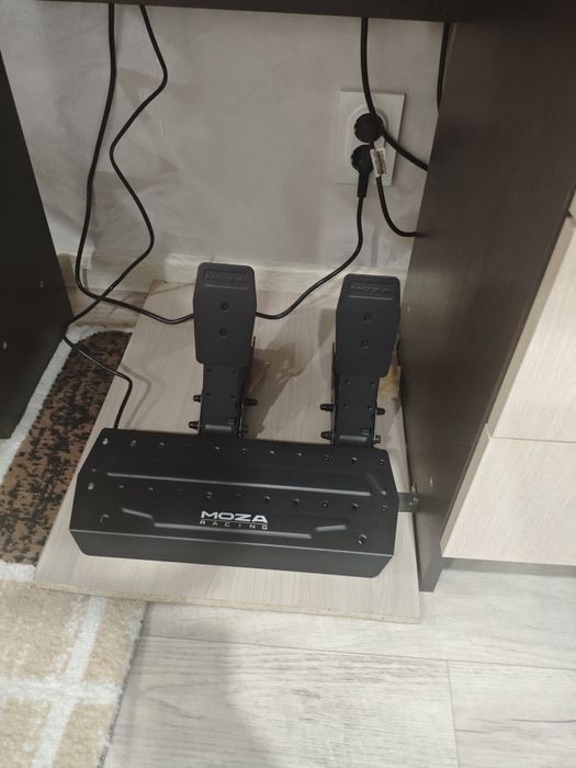 Игровой руль Moza R3