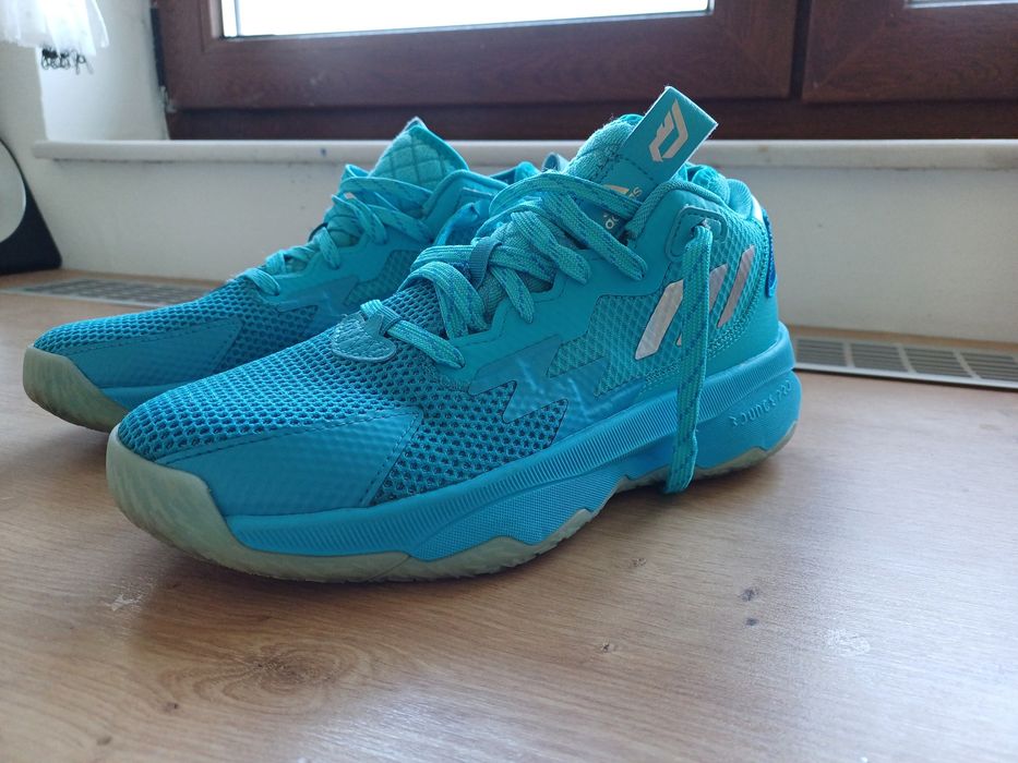 Adidas Dame 8 basketball