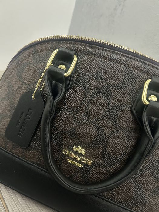 Geanta Coach  eleganta si practica