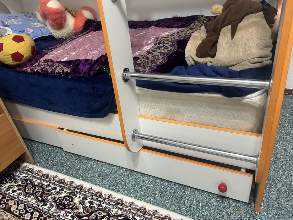 Детский диван.