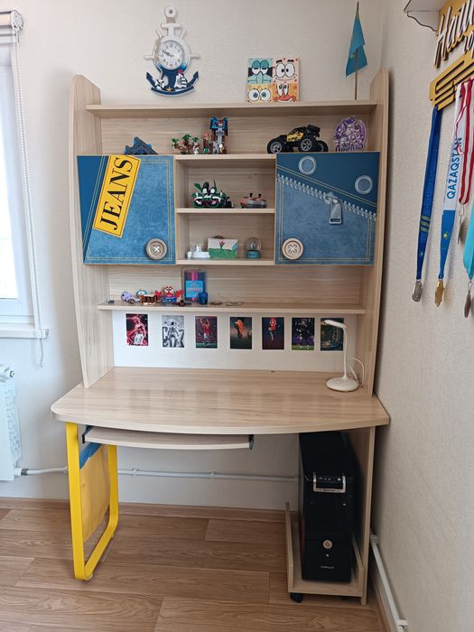 Продам письменный стол