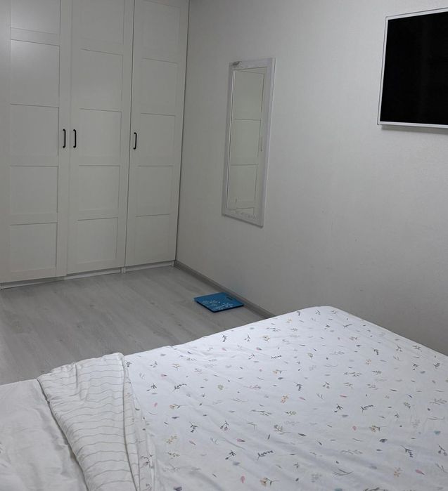 Продам 2хком квартиру район Короны.