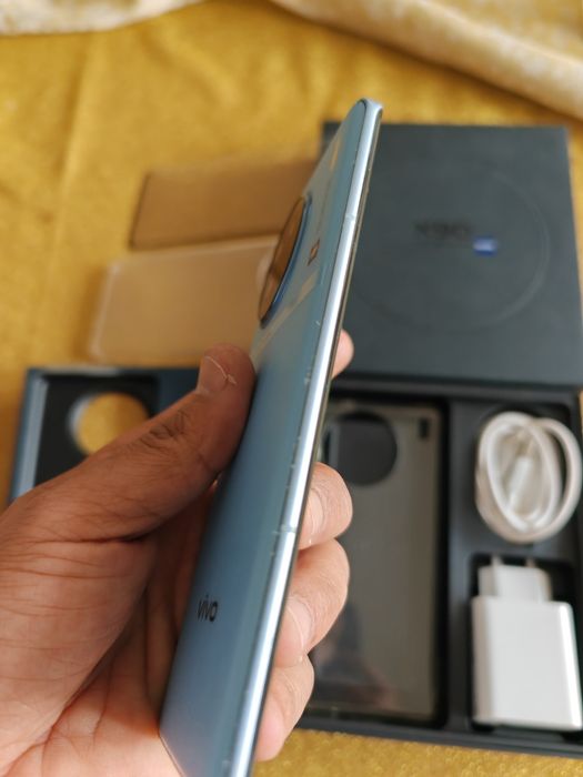 Vivo x90/12-256/, отличен.