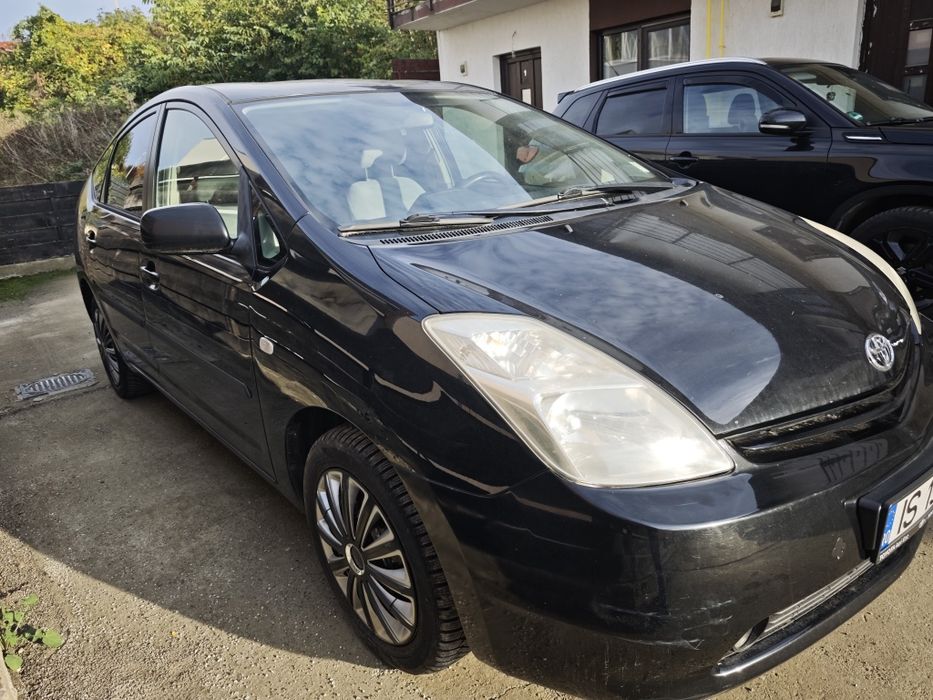 Toyota prius generația  II