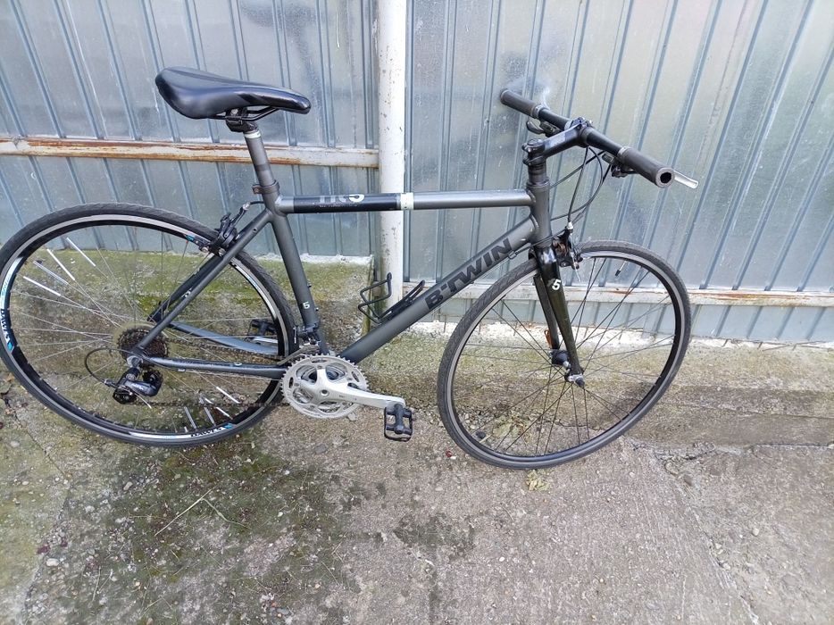 Vând urgent bicicleta, cursiera cu furca carbon