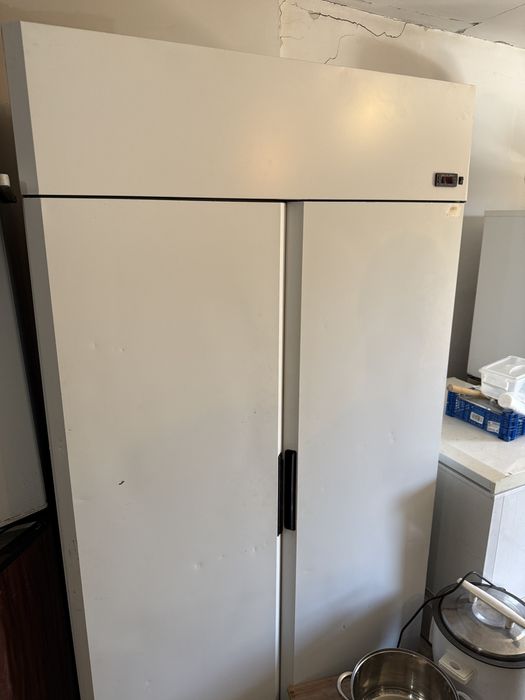 Холодильник кухонный большой