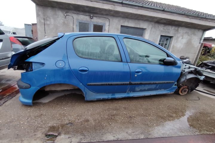 Bara spate Peugeot 206 2003 1.1 MT (60 hp)