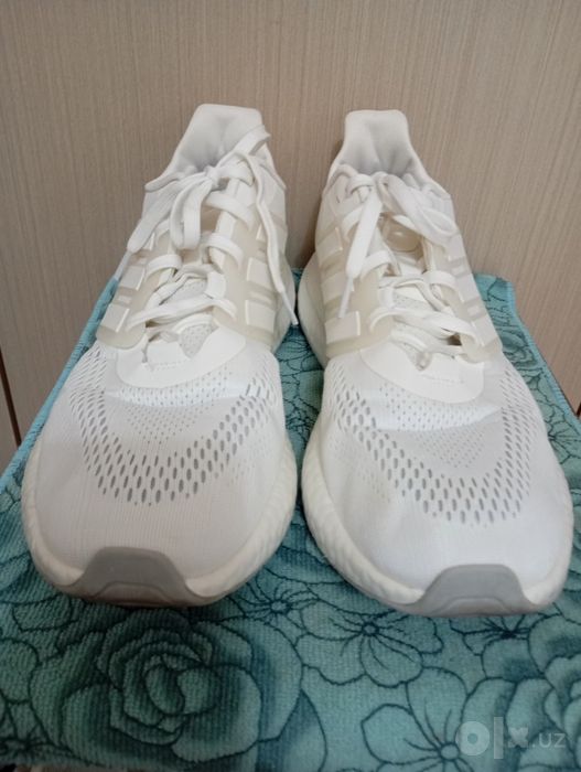 Продам кроссовки "adidas"